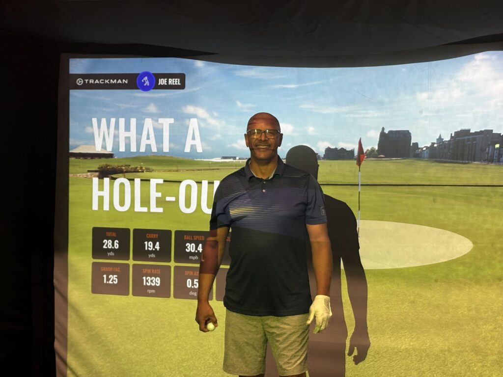 Joe Reel holes out on Hole #1